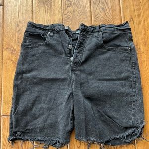 Black Old Navy sky high short